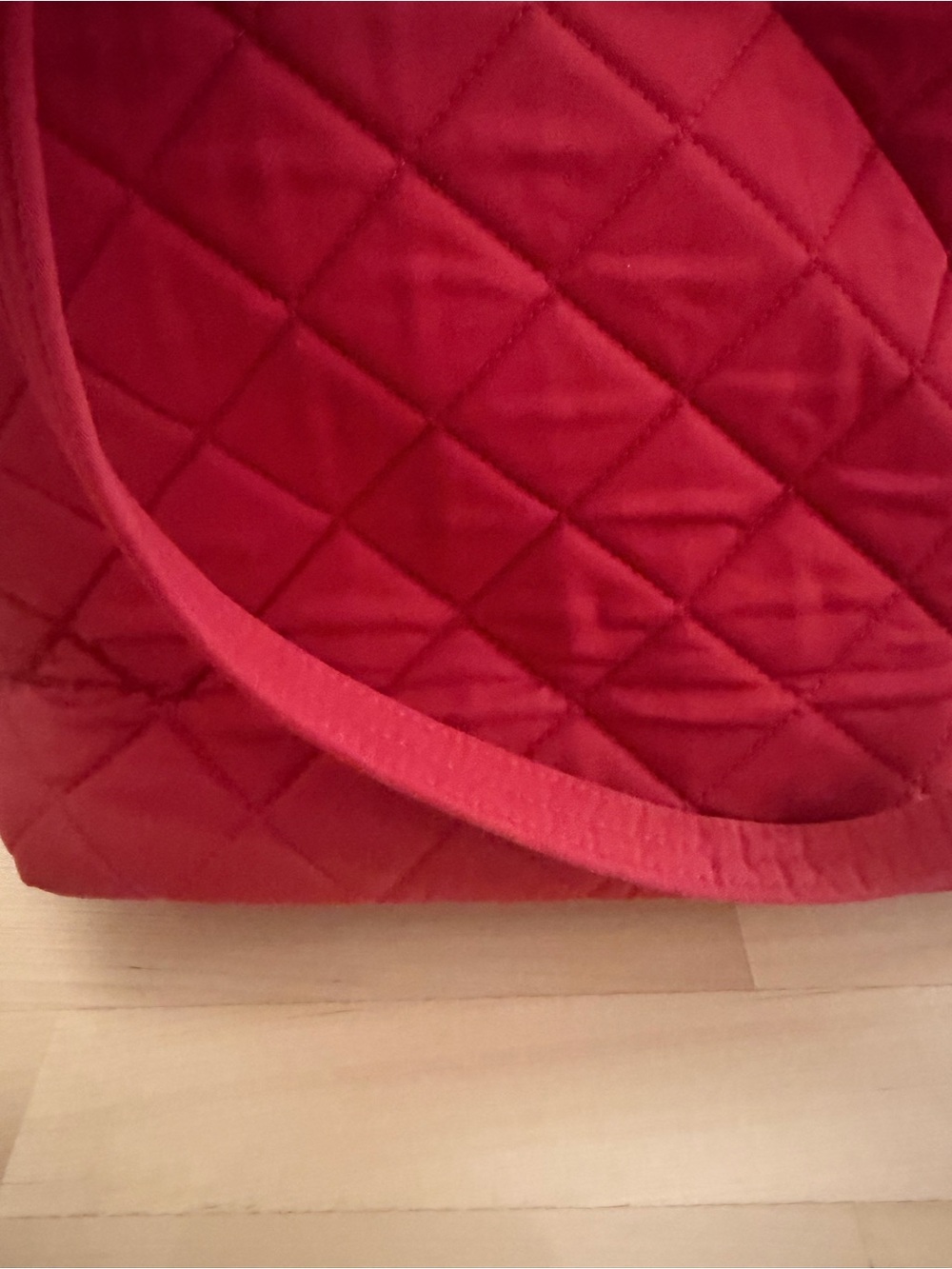 Vera Bradley Red Quilted Snoopy Tote with Pom Pom - Picture 4 of 7
